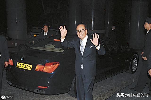 香港首富的“第三個兒子”,身家超兩千億,絲毫不弱於兩個哥哥