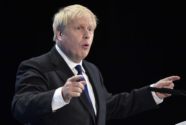 英國首相換人,頭髮亂出天際,網友神評論:特朗普的雙胞胎兄弟
