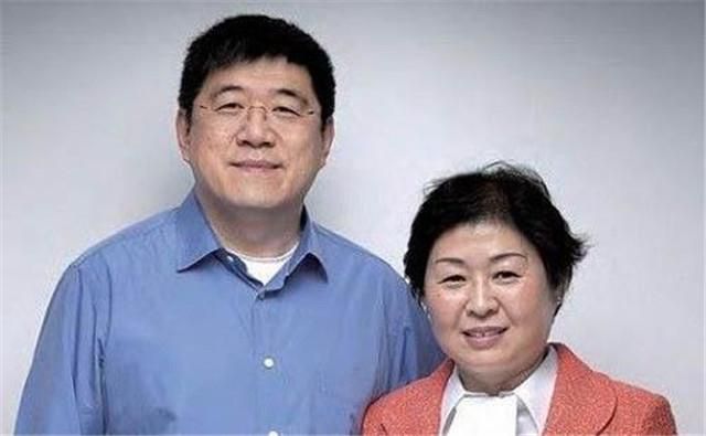 27歲賣香港垃圾到大陸,成中國女首富後,又把美國垃圾賣給香港