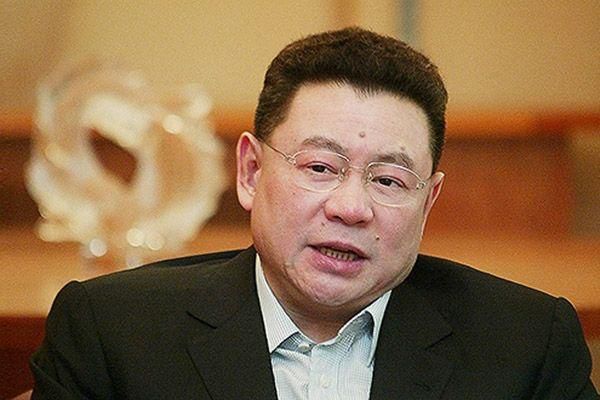 甘比:齙牙凸嘴貧民女孩逆襲香港女首富,劉鑾雄一輩子在替她打工