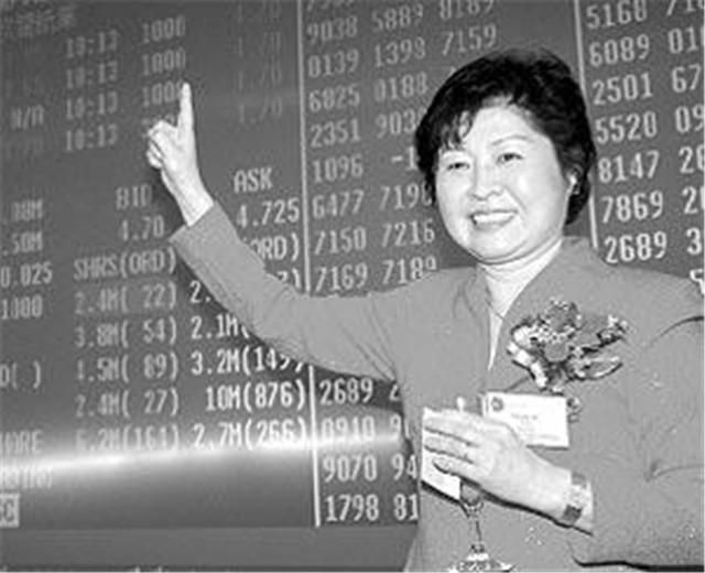 27歲賣香港垃圾到大陸,成中國女首富後,又把美國垃圾賣給香港