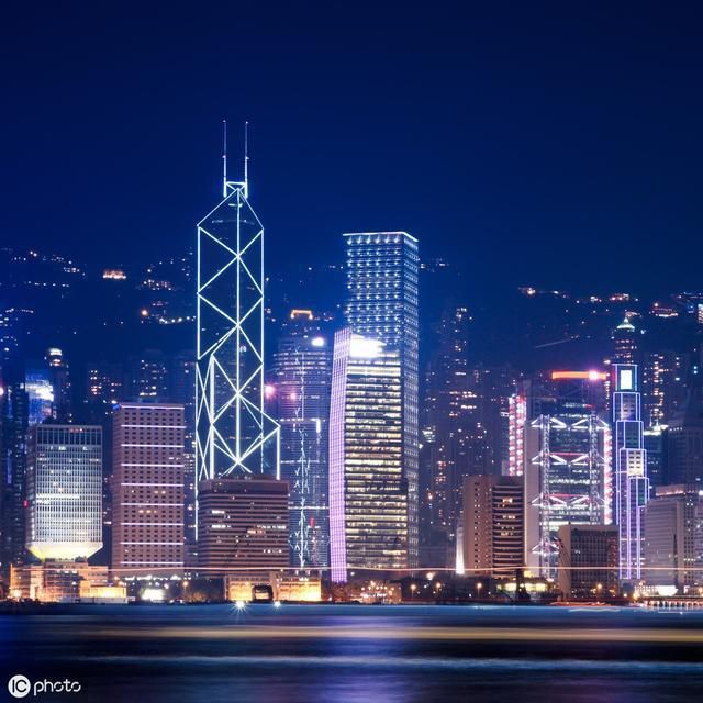 內地寶媽淚灑香港:沒有一天不想回家