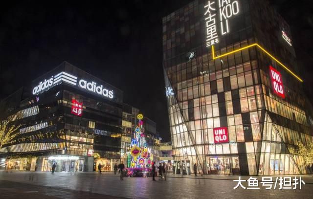 香港機場一年旅客7千萬,國泰航空佔了8成,只有他才能戰勝國泰