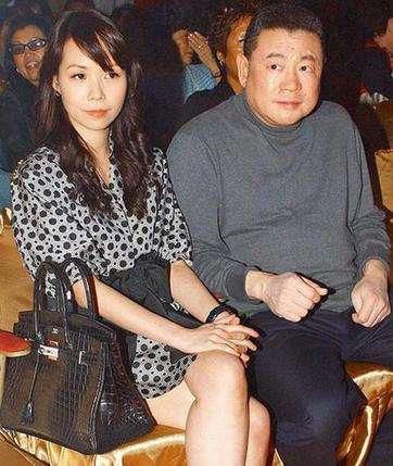 甘比:齙牙凸嘴貧民女孩逆襲香港女首富,劉鑾雄一輩子在替她打工