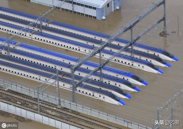 颱風 海貝思 席捲日本 航拍被洪水淹沒的新幹線列車 場面震撼 頭條新聞