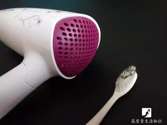舊牙刷千萬不要扔,她用打火機輕輕一燒,奇蹟出現了…