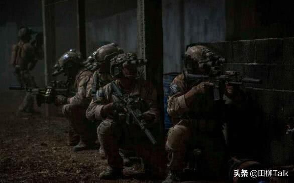 美軍不宣而戰,伊拉克不忍了率先展開反擊,民眾包圍焚燒美大使館