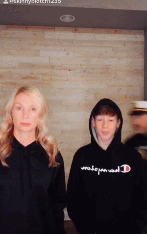 老爸用女兒ins狂發自拍,只為懲罰夜不歸宿,女兒:爹,我不敢了