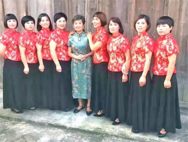 夫妻連生11女後“終得子”,弟弟結婚買房,靠姐姐共同出資32萬