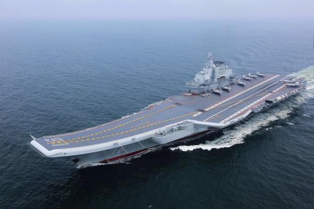 中國先後引進4艘航空母艦,為什麼只選擇了“瓦良格”改造?