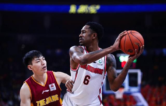 廣東布魯克斯香港打野球!是CBA第一外援,不輸遼籃史蒂芬森