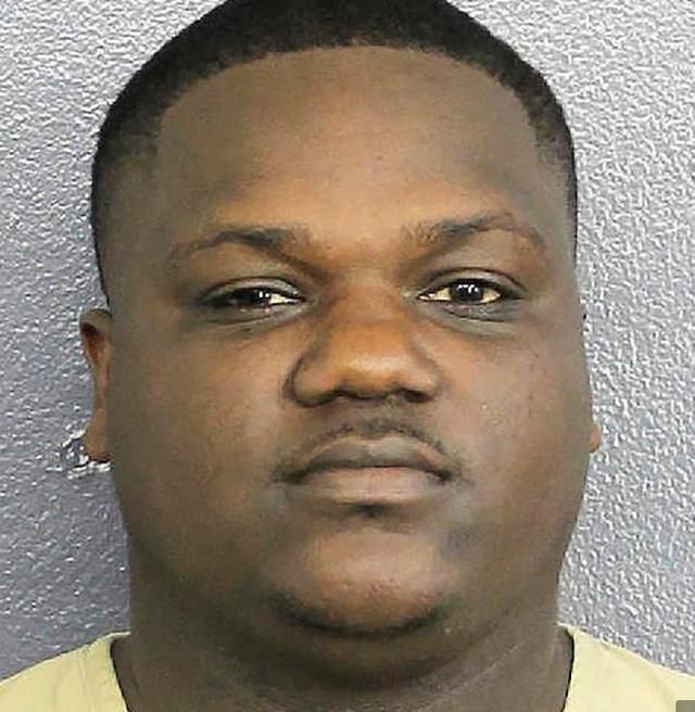 美國保安稱要殺死特朗普為蘇萊曼尼報仇,直播AK-47子彈上膛