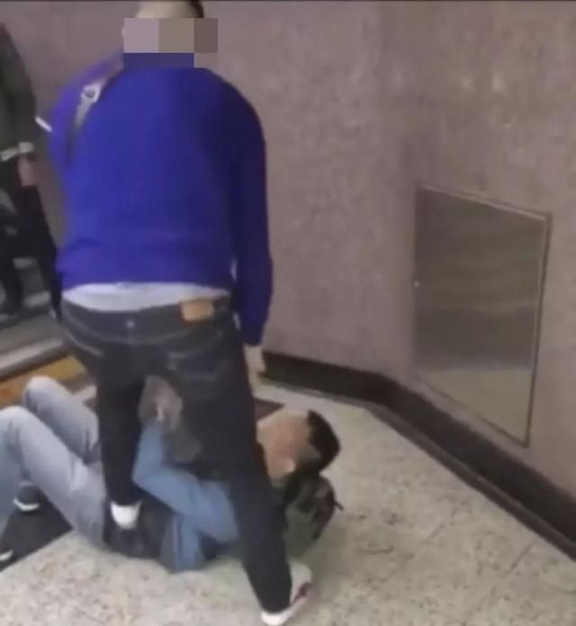 港警又遇襲,14歲少女被捕
