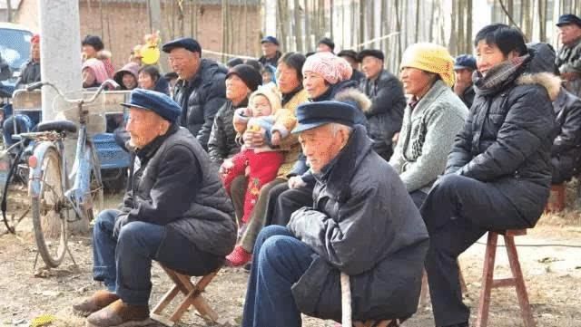人有三不親,姨父姑父,還有一個是誰?